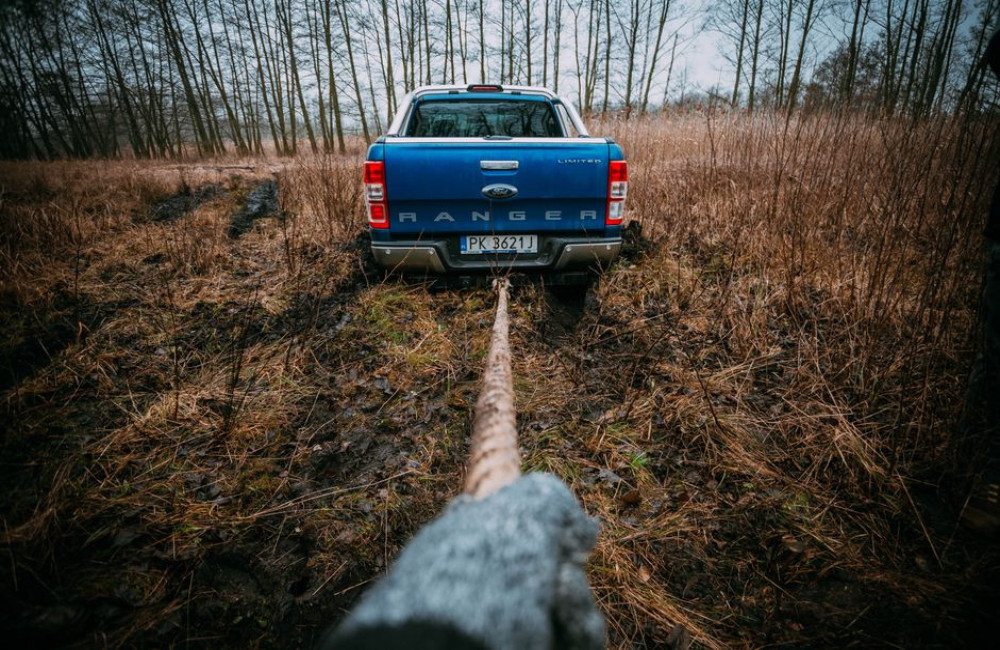 Hoe lang mag een sleepkabel tussen twee auto's maximaal zijn in Nederland?